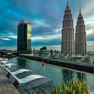 the-five-star-escapes-at-klcc.kualalumpurs-hotels.com/