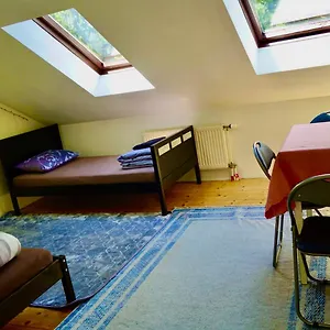 U6 Schoepfwerk 11 Homestay